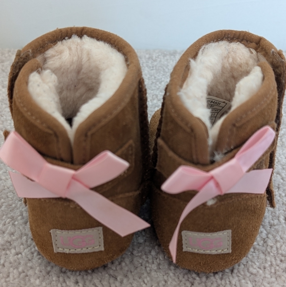 UGG Infant Jesse Bow II Bootie Chestnut Suede Pink Satin Bow Baby Size 4/5 - Picture 3 of 11